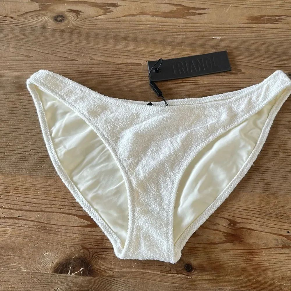 TRIANGL NORMAL BOTTOM ONLY MICA COCONUT TERRY NO BAG NEW WITH TAGS